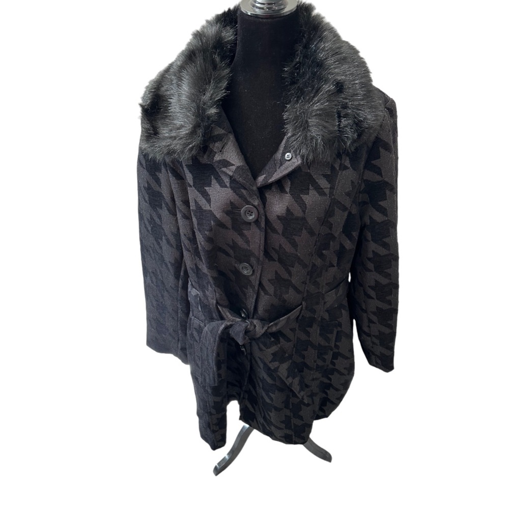 ASHLEY STEWART Designer Full Length Sparkly Black Design Faux Fur Collar, 2 X. - Picture 13 of 13